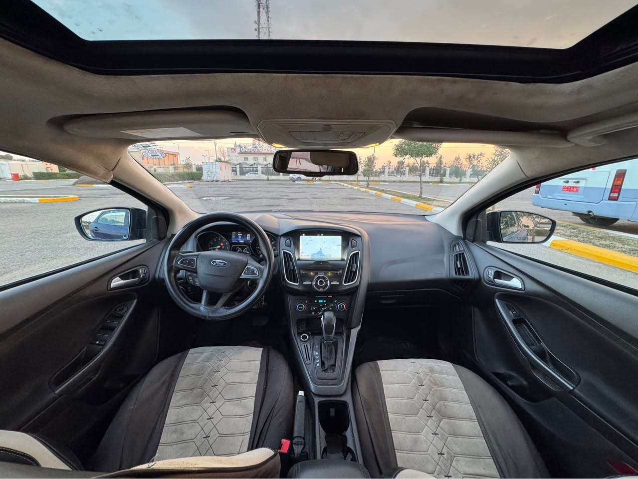 فورد فۆکس ٢٠١٧
سەیارەکە فول مواسەفاتە سلایت و شاشە گەورەیە وە کامیراو حەساس سەماعە سۆنیە ویلەکی جوانی لەسەرە 
سەیارەکە پێش و پشتی کەپسە وە ٥ پارچەی هەیە ما باقی هەموو بە شەرت وە ١٣٢ هەزار کم رۆییە ، نرخی داوای ٧٣ لێ دەکەم و مەجالی هەیە  ،

ژمارەی وەتساپ و تەلەفۆن 
0 7 5 0 4764611 أربيل, العراق
