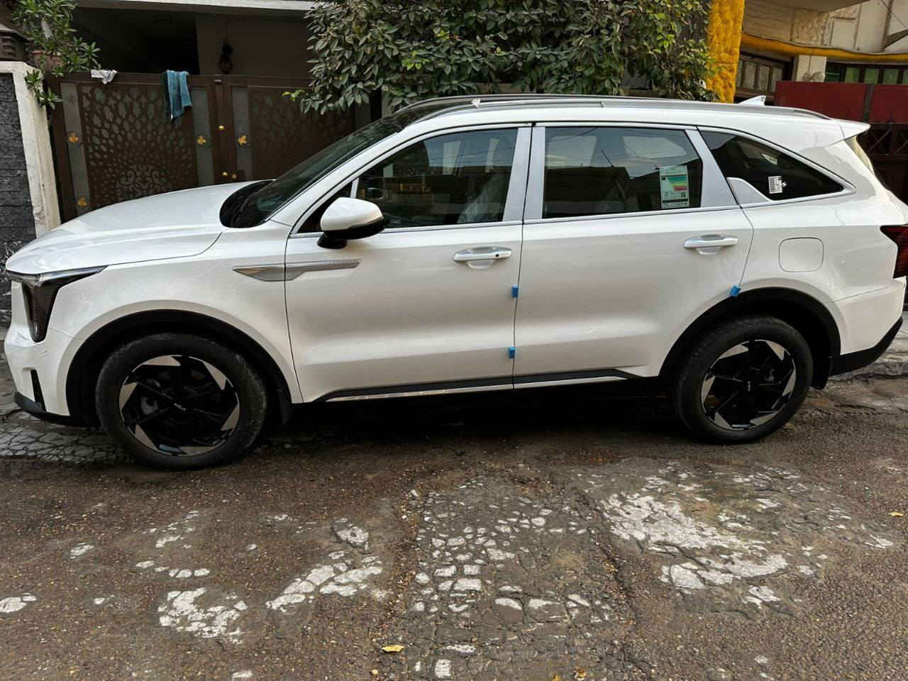 سيارة سورنتو ٢٠٢٤ بغداد خليجية ضمان الشركة الدولية٥ سنوات ماشية ١١
المواصفات 
بانوراما 
بصمة 
تشغيل عن بعد 
صندوك كهرباء 
حساس فتح واغلاق  الصندوك بدون بصمة 
ليد امامي خلفي
دشبول ليد جميع الالوان
مود درايف 
تبريد مناخ منفصل 
شاشة متصلة متغيرة الالوان   
حساس امامي خلفي 
كشنات كهرباء امامي خلفي 
چام اوتو اربع أبواب + حساس فتح وأغلاق الچام بالبصمة 
مري شفط 
ترحيب بالابواب عند الاقتراب 
تغليف الدعامية الامامية+الخلفية افلام حماية ppf 
السيارة زيرو حيل جديدة وبالعافية ع الياخذها 
الرقم 
***********
