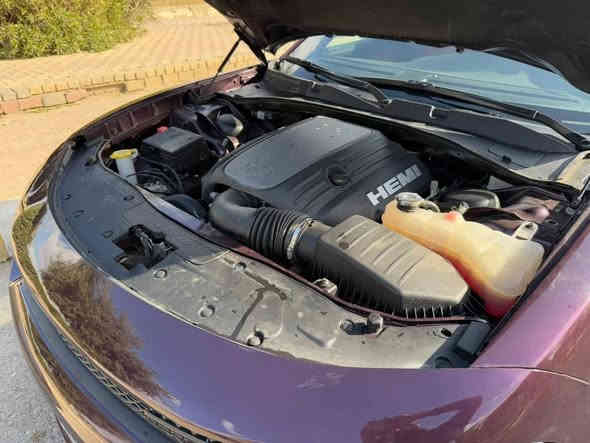 سلام عليكم 
دوج جارجر RT Plus 2022 
مكينة هيمي 5700
فول مواصفات 
فتحة كشنات حضن
كشنات تدفئة تبريد 
كزوز رياضي بلادي 
الون بنفسجي 
الحادث جاملغ وبيها بارد بسيط 
السياره ماشيه 20 الف 
رقم اربيل باسمي تريد تحويل تريد وكالة
السياره ستوك ابد مملعوب بيه سعرها 240 وبيهة مجال
بلحقيقه احلى من صور 
الهاتف والواتساب : ***********
