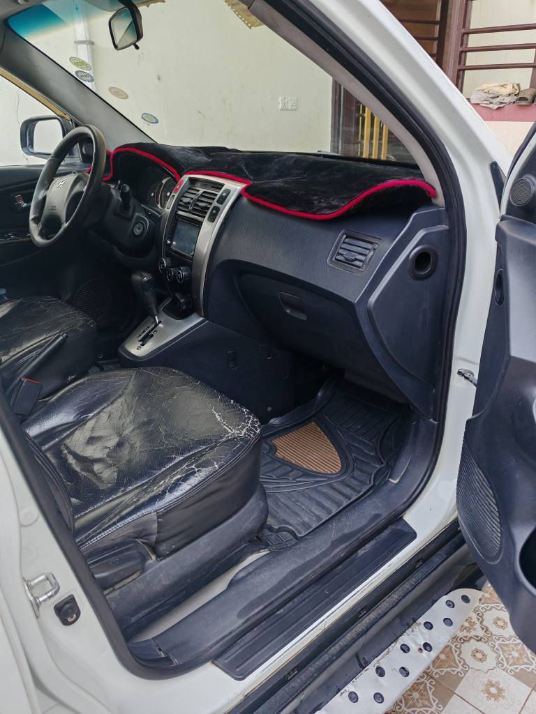 السلام عليكم للبيع توسان ٢٠٠٩السياره شادله محرك حاويه جديد والوصل موجود بيه رش بنيد وجامرلغ بدون ضربه رش بدون معجون والباقي مكفول رقم اربيل الانگليزي الجديد سنويه لل ٢٩ السعر ١١٠ وبيه مجال حگ الجيه السياره اترايه احله منها ماتصرف عليه أي دينار ان شاء الله بدون ضربه تبريد تدفئه كله شغال طخم تأيرات جديد العنوان بعقوبه للتواصل الاتصال على الرقم *********** بعقوبة, ديالى
