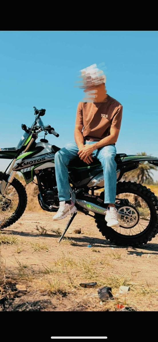 السلام عليكم دراجه للبيع مكانه بغداد رقم سنويه اربيل دراجه محترقه عاوزها شوته كهربائيت***********
