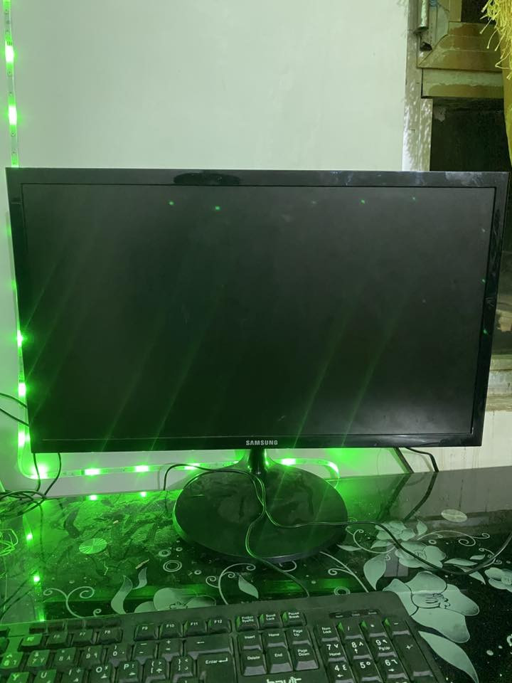 سلام عليكم
رمضان كريم
حاسبة للبيع

كارت شاشه 1050ti
معالجi7الجيل الرابع
رامات ddr3 16 غيغا
هاردhdd500
هاردssd256
شاشه 22 انج 75hz
كيبورد +ماوس
UBS1500
السعر 400 بيها مجال اتصال ***********
صلاح الدين /قضاء الدور
