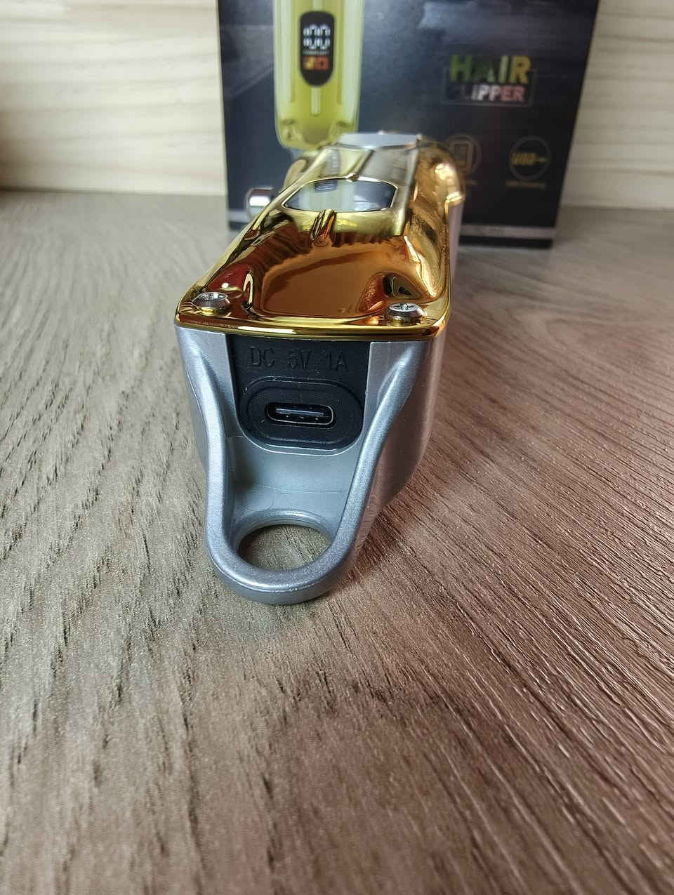 مكينة شحن
نوع TYPE_C بطارية ليثيوم ✅
1800mAh يعني استخدام مطول ✅

شاشة عرض البطارية ، امشاط تدريج عدد 4 ، بالاضافة لهذا المكينة مزودة بعتلة للتدريج ❤✅

قطعة روعة سعرها 15 الف بس 💸✅

للتوآصل

اتصل على : ***********

او رآسل تلگرام: @voice_7s
