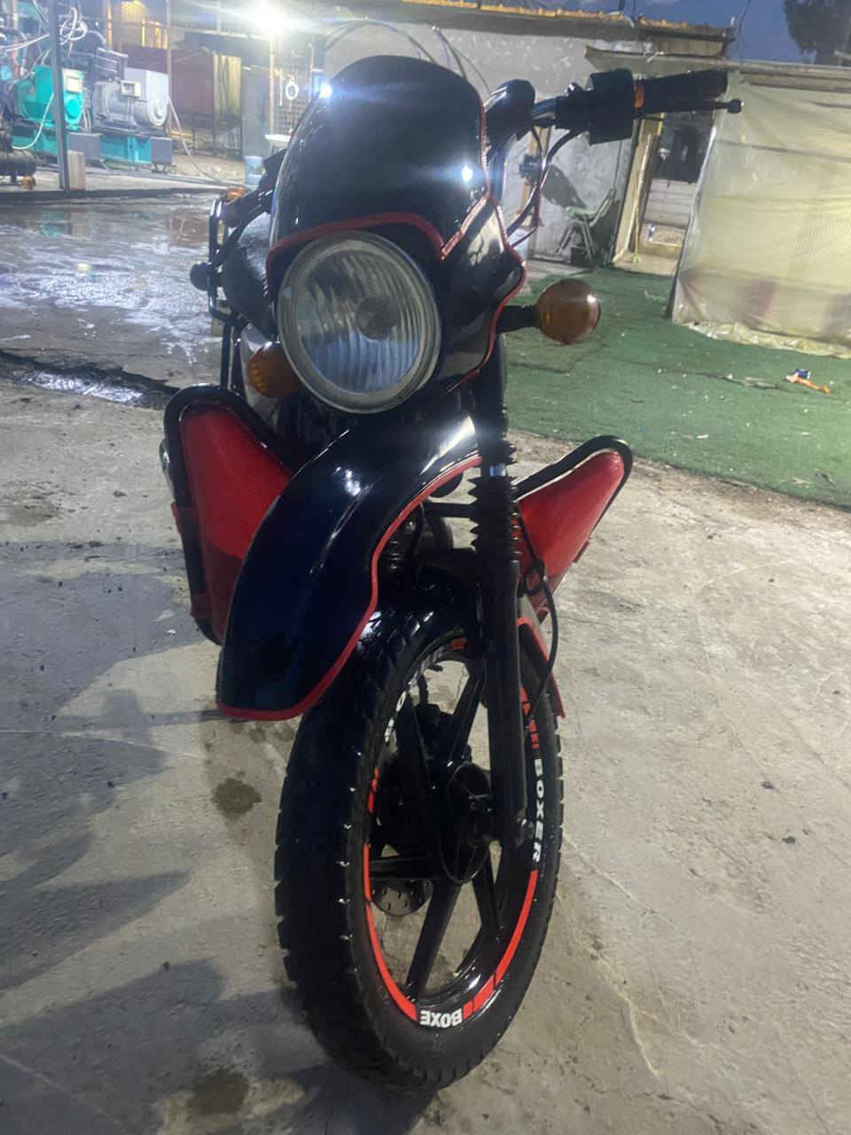 بوكسر للبيع 23 مكينه ناعمه وتخبل الدراجه اوارقها اصوليا سعر الدراجه 1550 وبيها مجال حك الجيه العنوان  مدينه الصدر  ***********
