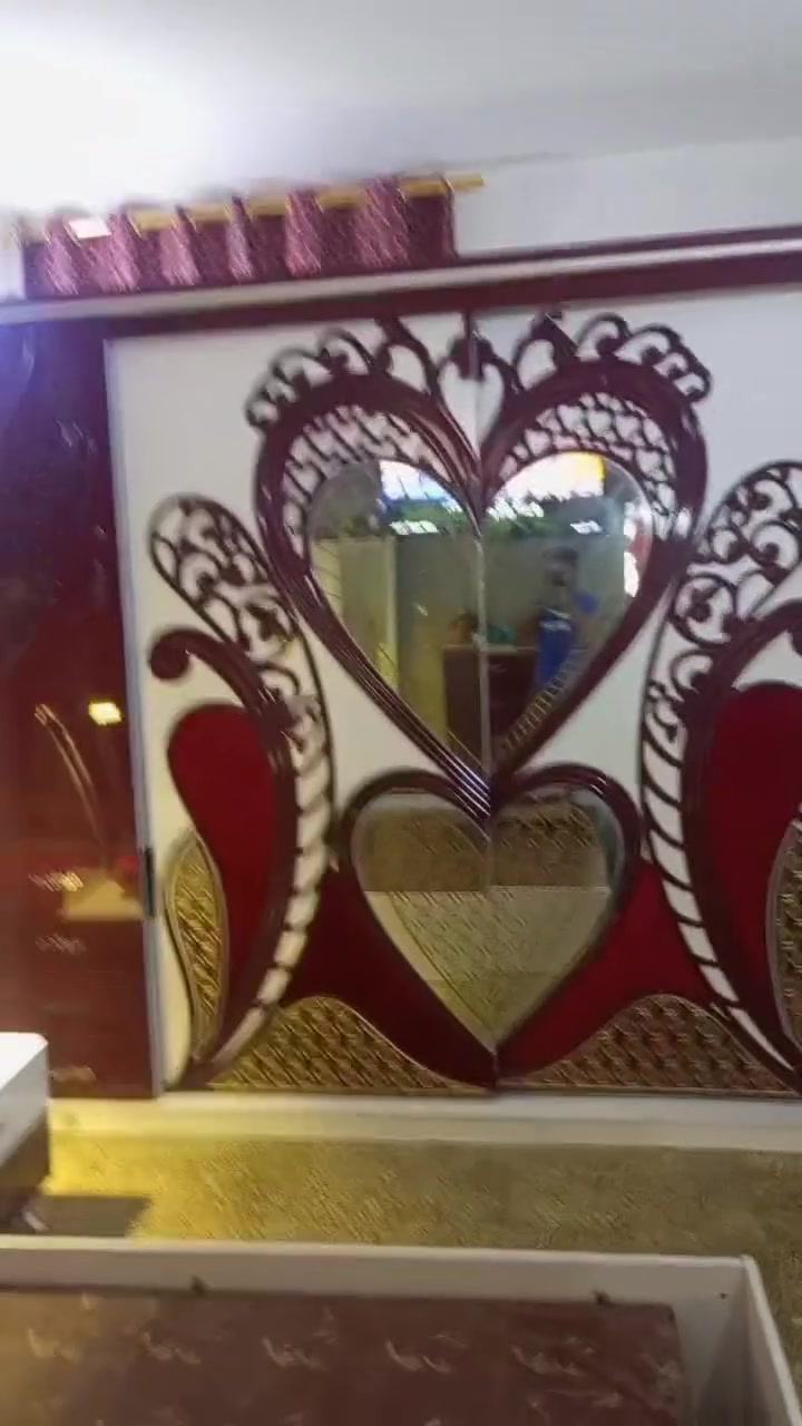 سلام عليكم غرفه نوم بعد جديده البيع 9قطع البيع السعر 800وبي مجال الاتصال عله رقم ***********
