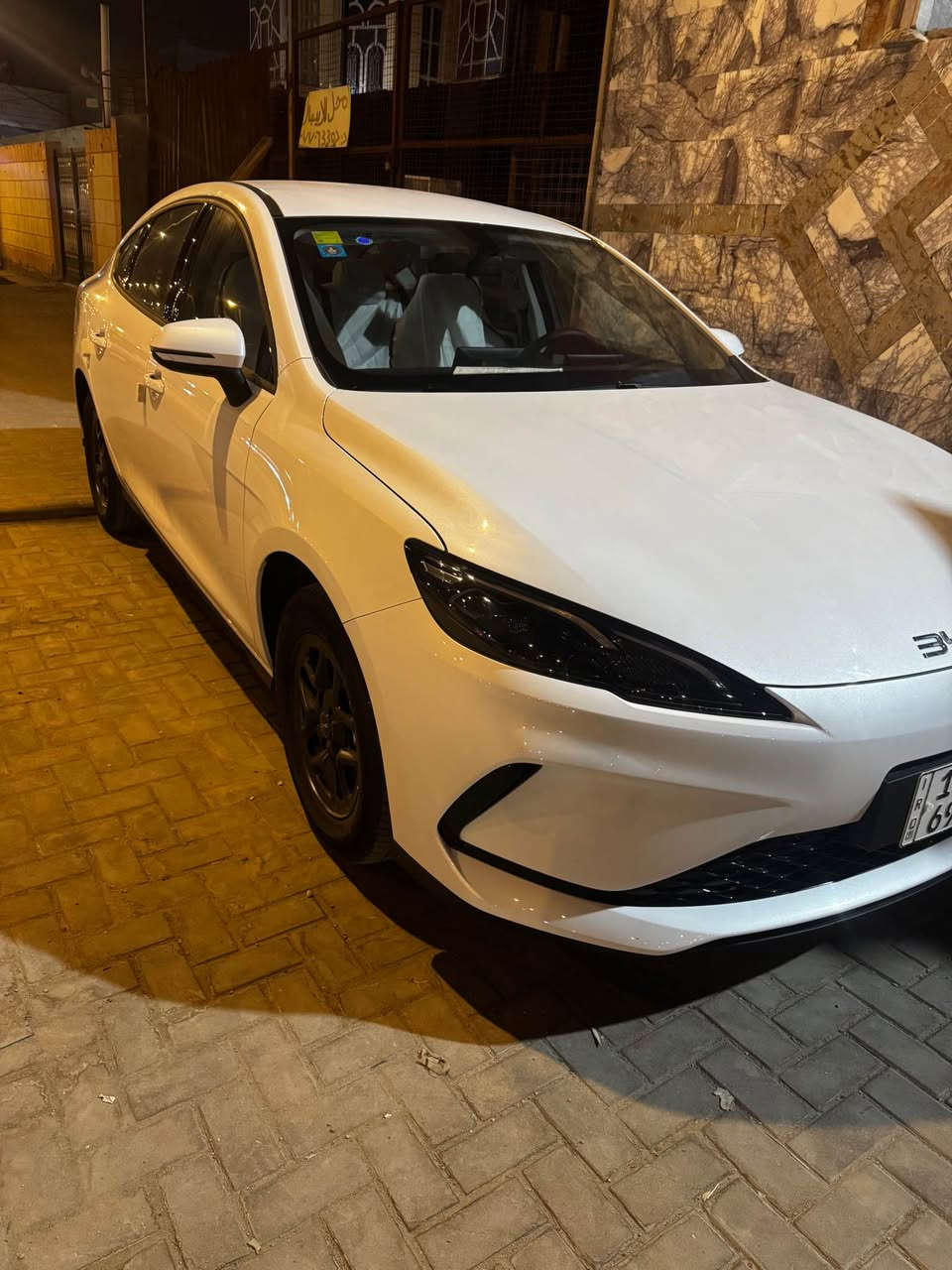 السلام عليكم للبيع بي وايدي مديل2025 رقم بصرة تحويل           كفال عامه ماشيه الف زيرو سيل 5  سعر 123 سيار داخل ابيض وجديده جدنً
*********** السلمان, المثنى
