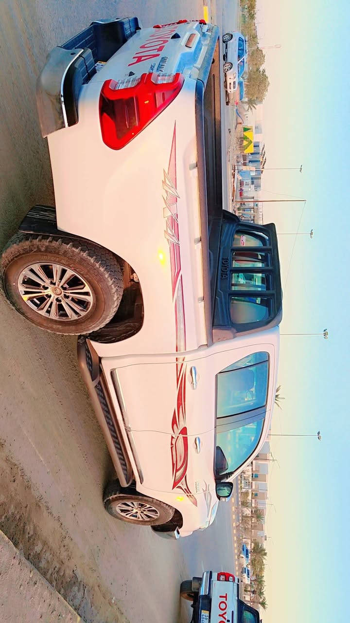 فور ويل للبيع موديل 25 سعودي عبد اللطيف جميل كفاله عامه حيل جديدة رقم قادسيه ***********
