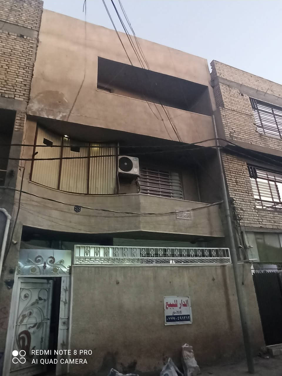 الحبيبيه. قرب. مستشفي  الولاده ژراعي  3 طوابق علي. فرعين الطابق  الاول. استقبال ومطبخ   وحمام وصاله كبيره ومنور خلفي  الطابق.  الثاني.  غرفتين.  وحمام وصاله وبلكونات. 2
الطابق الثالث  غرفه. وحمام وصاله بلكونه. وسطح  
 ومستعجل علي. البيع السعر.   185
***********
