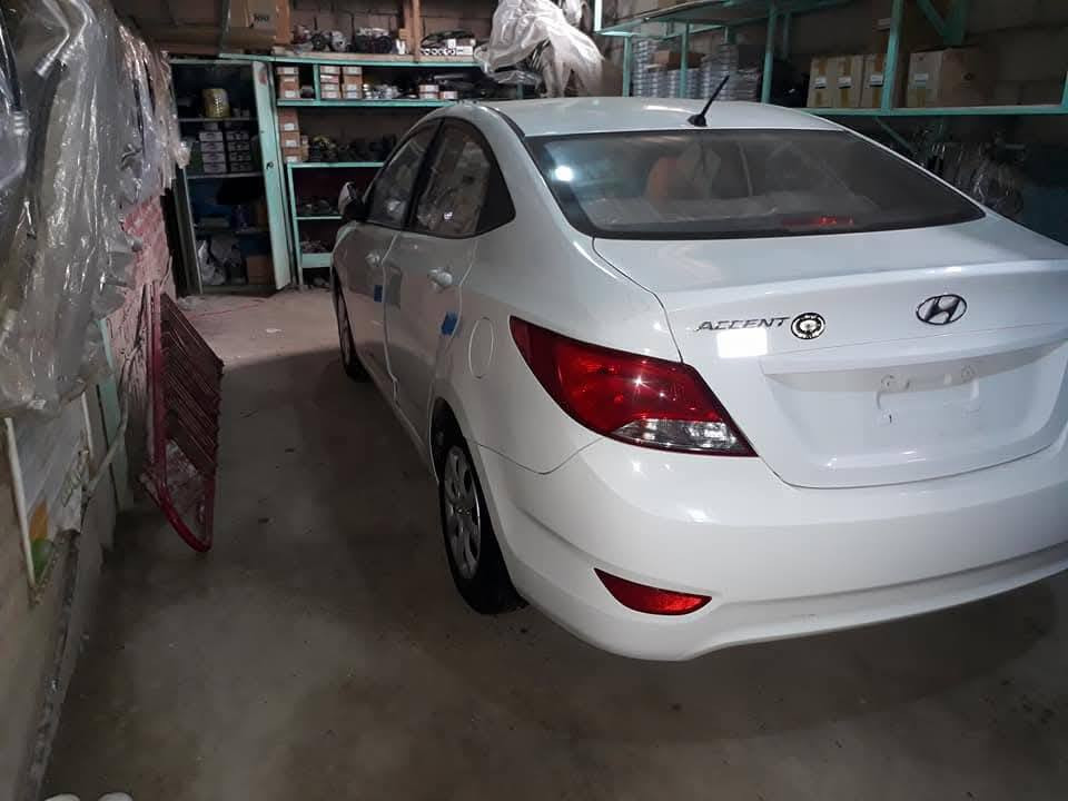 اكسنت مخزن 2016
صفر كيلو متر 
ابحالت الوكاله 
مرقم اباسمي رقم مميز 1 مثنى
سياره ستاندر 
مغلفه PPF
تايرات ابرجستن
كشننات قماش 
سعر السياره 75شده وقابل للتفاوض
***********
