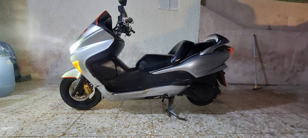 سلام عليكم للبيع دراجة 09 كرستال 
دراجة جديدة اي نقص ما بيهة
 جهازة من كل النواحي كير ملغي 
السعر 1مليون 
رقم *********** متوفر واتساب 
مكاني بغداد الشعب
