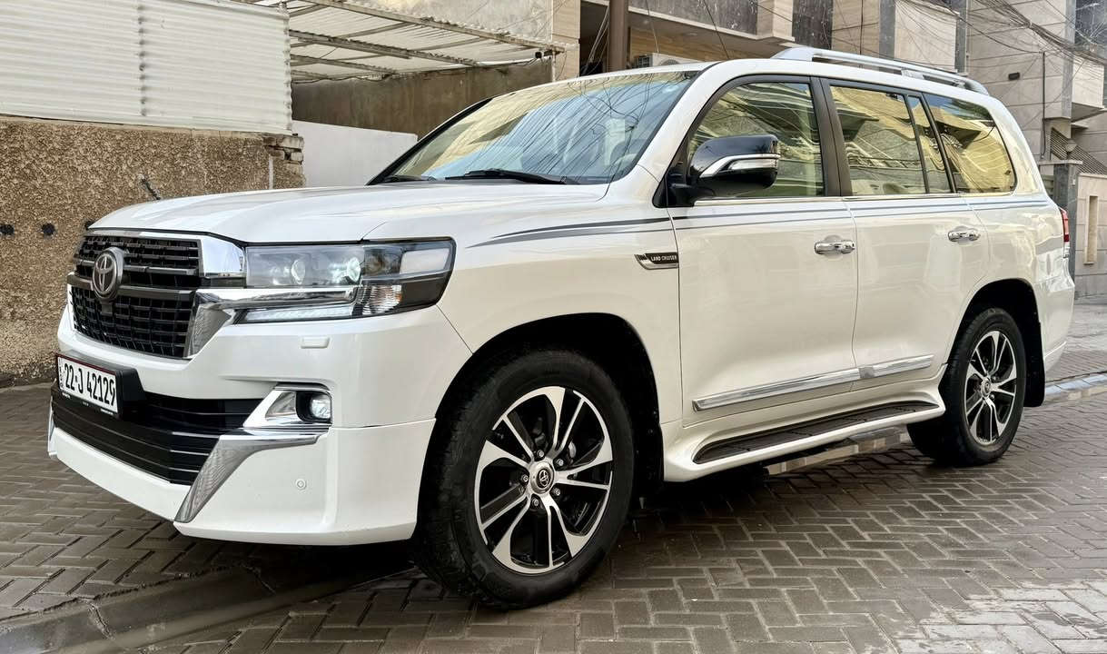 السلام عليكم لاندكروز 2016محرك 8 سلندر 4600 المرغوب مكفولة من الحادث وصبغ وضربة  سيارة نضيفة رقم اربيل مكانها بغداد السعر 445 ورقة 
رقمي ***********
