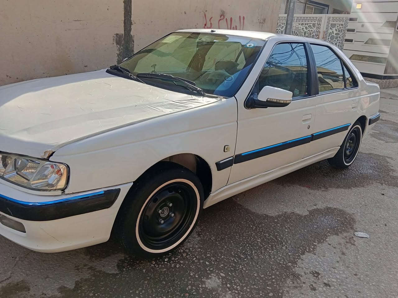 سلام عليكم من رخصة الادمن
بيجو بارص موديل ٢٠١١ سيارة خير من الله محرك كير مكفولة 
ما بيهة اي ضربة بيهة البنيد طاير ومرجعة نفسة ما لايح القمارة وبيهة خياس بلهلال الجاملغ الخلفي ومصلح 
سنوية جديدة بسمي رقم إنكليزي (السعر ٤٨)وبيهة مجال 
مكان السيارة /بابل شارع ٤٠ (***********)
