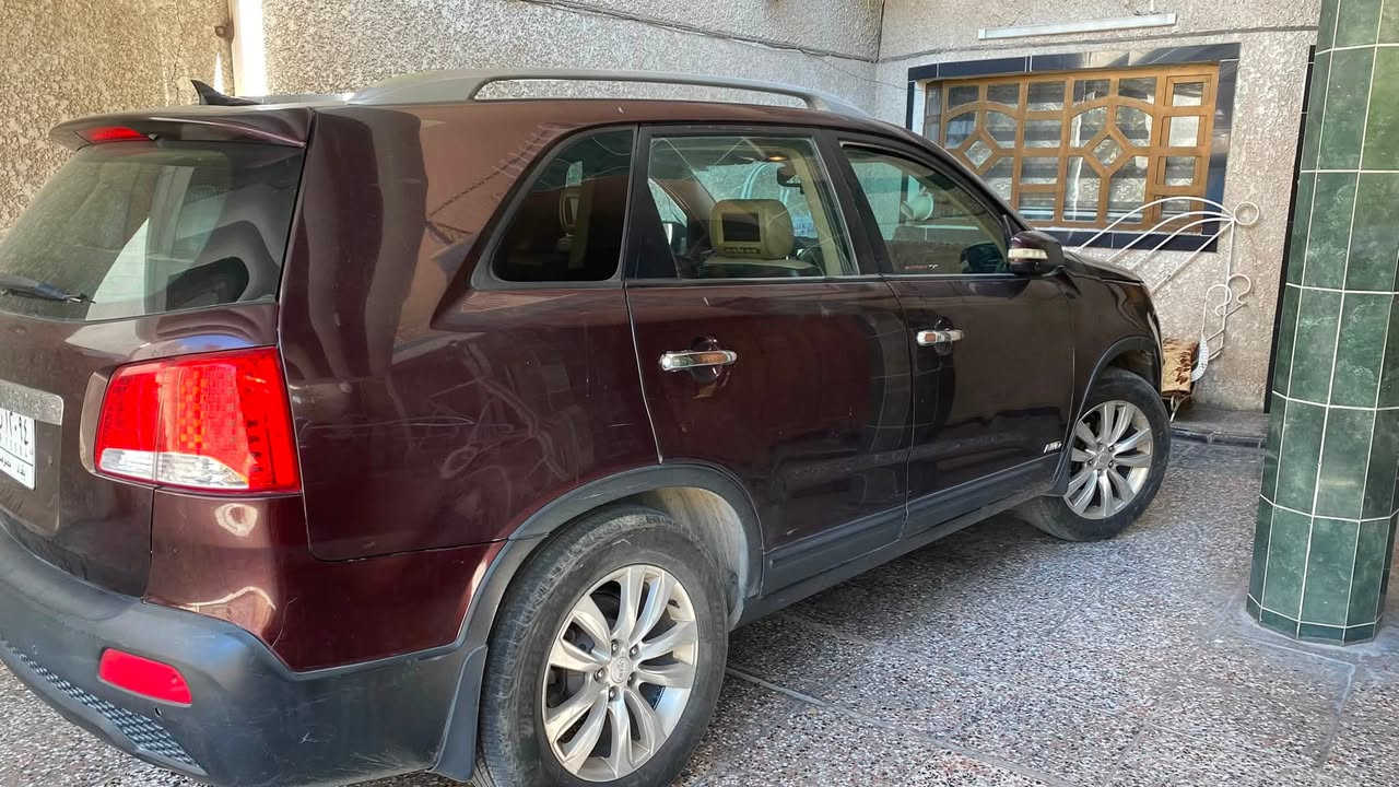 كيا سورنتو 2011 امريكي حادث اصبع بالجنطه فقط وحادث العراق خشم الجاملغ الامامي الايمن فقط فول مواصفات للاخير 6 سلندر دفع رباعي 7 راكب  تبريدهه نقص كلج كمبريسر فقط فريز جديد راديتر جديدة وكمبريسر جديد بس كلج احترك ماشيه 219 الف باسمي تحويل ثاني يوم 
سنوية ساقطة هزة جديدة 2026 وباقي التفاصيل موضحة بالصور السعر 150 ورقة وبيها مجال 
العنوان بغداد الدورة 
***********
