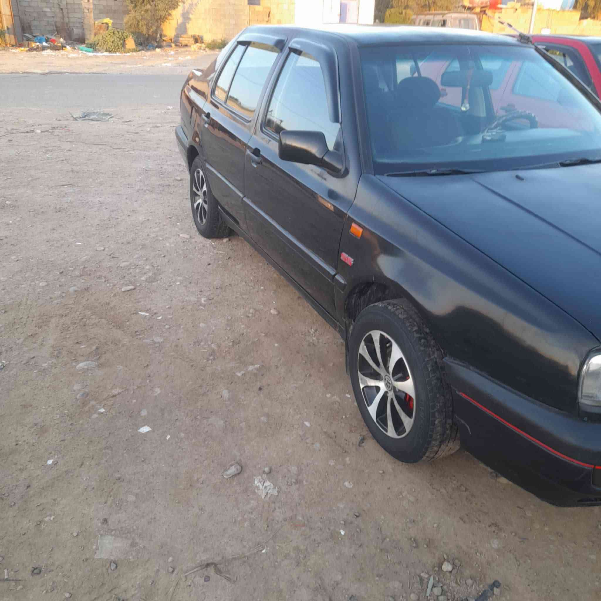 كولف موديل 95مكينه الفين كير اوتو تبريد شعال جام ڱڵـه  كهربائي   سياره مكفوله من ضربه كير ومحرك خير من الله كهرباياتها كلها شغاله   سنويه باسمي  سعرها 45وبيها مجال عنوان بغداد تقاطع النهروان 9نيسان ***********
