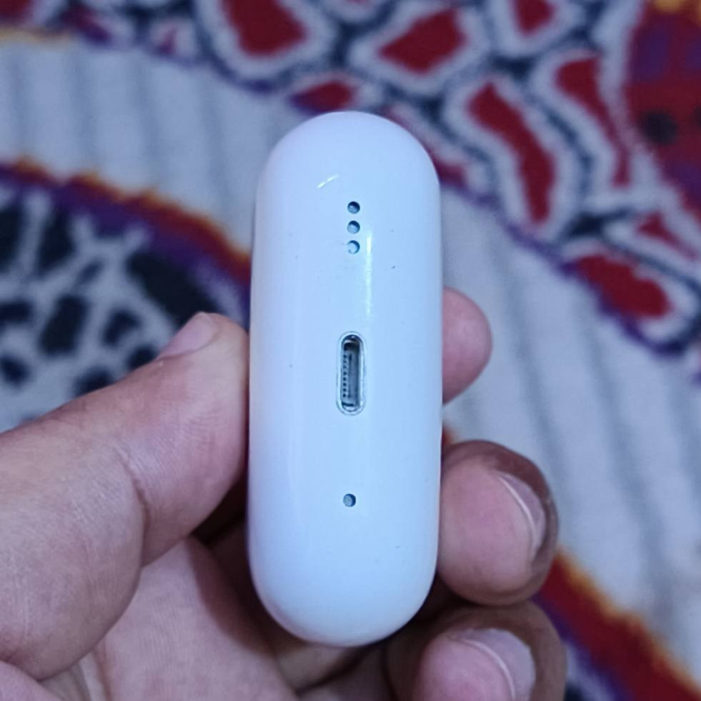 ايربود الجيل الثاني مستخدم شي بسيط سعرها 150 مكاني بغداد الشراي يتصل *********** بغداد, العراق
