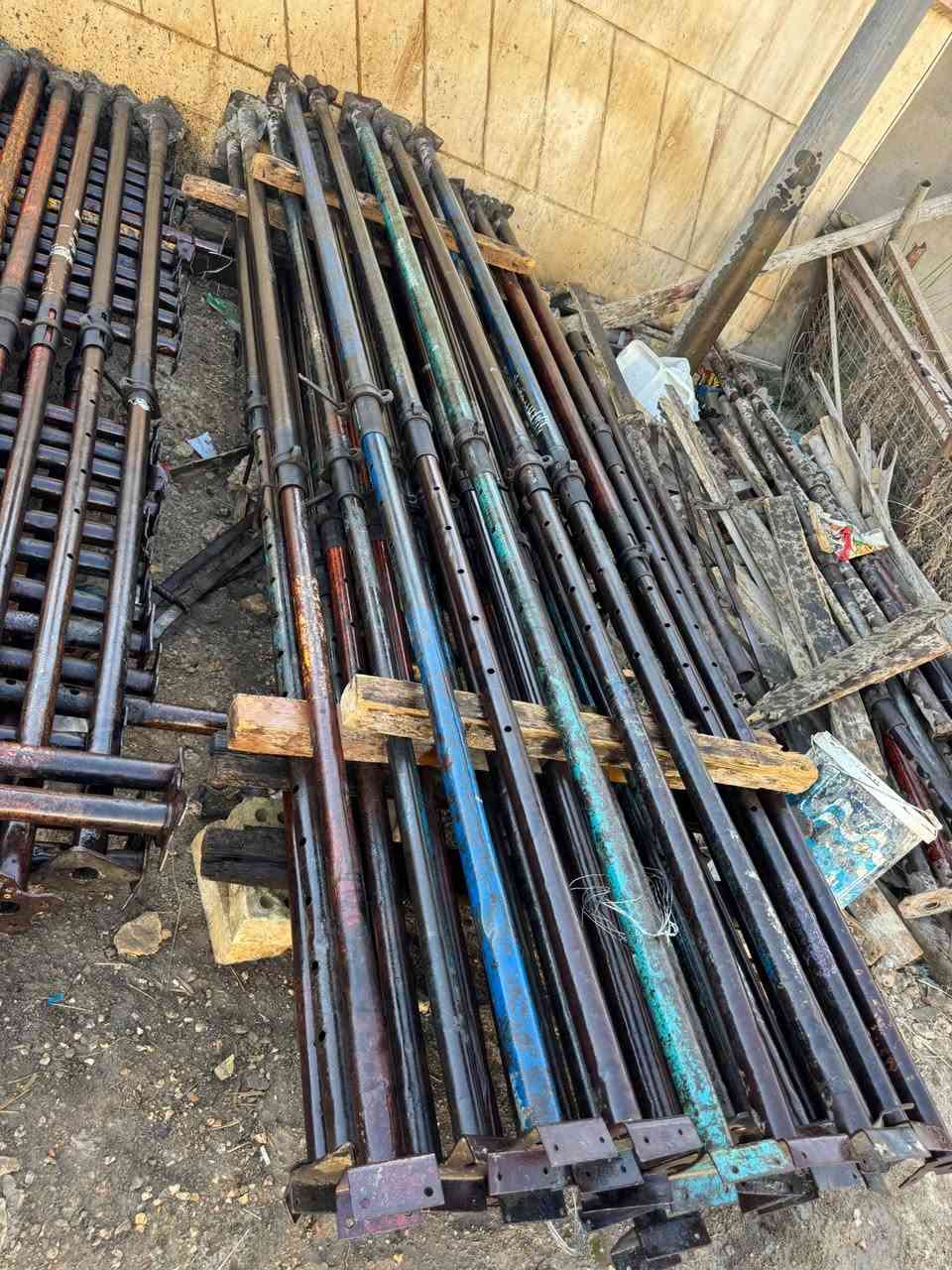 جكات حاظن وعجمان طول اربعه وطول خمسه متر
حاظن عدد 107
عجمان 77 
حاظن خمسه متر عدد 35
(***********)
