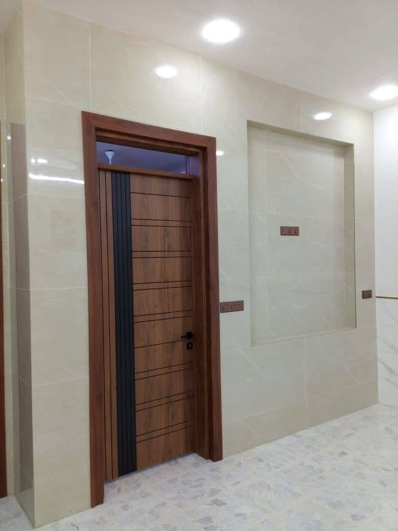 السلام عليكم بيت للبيع ٢٠٠ متر 25x8 الاورفلي الاستداره الثانيه قرب عماره الصادق ثلاث طوابق درج خارجي
يحتوي البيت ٨ غرف نوم ثلاثه منهن نظام سويت ٣ مطابخ حار وبارد واستقبال و٣ صالات ٧ حمامات مناور ٢وكل طابق تواليت خارجيه كراج سياره   
#للإستفسار***********
