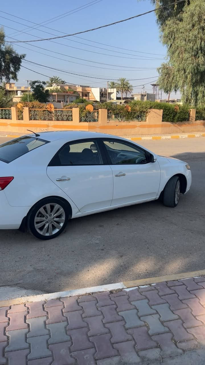 كيا سيراتو موديل 2013 بدون صبغ ولا تبديل مكفولة محرك كير مكفول صدر  امامي خلفي جاهزة بدون نقص رقم اربيل شرط التحويل سنوية جديدة السعر 110 وبيها مجال ديالى دلي عباس 
***********
