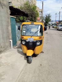 تكتك موديل 2020 بيه بارد بل لغد 6500وبيه مجال قليل 07737564210