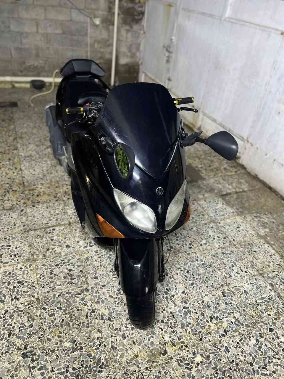 السلام عليكم تي ماكس 2008
مكينه مكفوله كهربائيات كلشي شغال 

النظافه 90‎%

بيه تزويد خير من الله سترين يدات بيرك 

بيه مرايات مال 11 تجوه مال 11 

وباقي كله بلادي 

العنوان بغداد 

التواصل ***********
