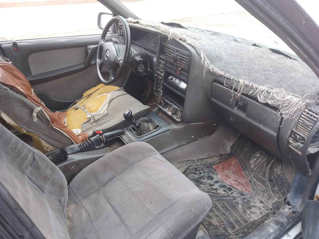 وبل حجم عشرين رقم صلاح الدين شرط التحويل سنويه خضره رقم شرعيها عندي السياره محرك كير صدر كهربايات باور طخم تايرات جديد جاهزه من كلشي السعر 20 وبيها مجال قليل مراوس حسب القناعه ***********
