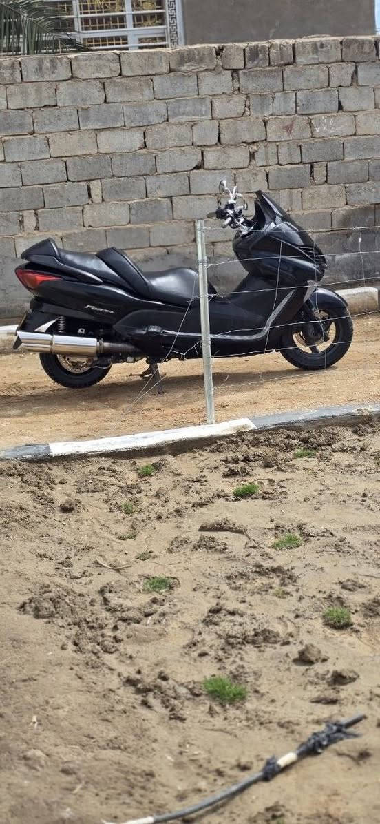 السلام عليكم فورزة 8/0عمية بلاد الدراجة مكفولة من كلشي برغي ما مفتوح بيهة النضافة شوفت عينك مصارلهة اهواي من طالعة من علاوي الباشة نزلة من الرنبة جديدة تيراتهة  مال اليبان الدرجة بطناش +معدل خير من الله الدراجة من كلشي نضيفة مكاني بابل ناحيت الطليعة وهذة رقمي  ***********
