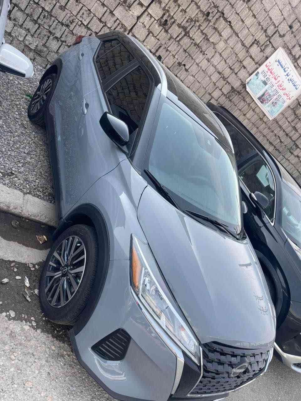 ئەم نیسان کیکسە جوان و خاوینەمان هەیە بؤ فرؤشتنە مؤدیل 2023 SV لیدران 5 پارجەی هەیە بەس بونیتی دەعمە ئەو 4 پارجەی دی کلینە  تؤزیک ناوی گرتوە ایرباگ ئی سوکان و شانی لای سایەق و پشت سایەقی سیستەمە  ئی دەشبولی بەشەرتە ناتەقیە وینەی دەعمەکەم داناوە گیر و مەکینەی و تەبرید سارد و گەرم بەشەرتە ناکرایتەوە ئەم سەیارە رەقەم کراوە رەقەم و سەنەوی هەزەی نوییە سەنەوی تا 2030 نوییە بەناو کردن و تەحویل کردن بەشەرتە هیج غەرامەی لەسەر نیە ئەم سەیارە جوان و جەئیزە بئ مەسروفە 4 تایەی نویی لەژیرە فول مؤسەفاتی بئ سلایتە سعری 135 وەرەقە و کەمیک مەجالی تیدایە بؤ زانیاری زیادتر تەلەفؤن بؤ ئەم رەقەمەی خوارەوە بکە *********** واتساپ عینوان ئەم سەیارە لە هەولیرە أربيل, العراق
