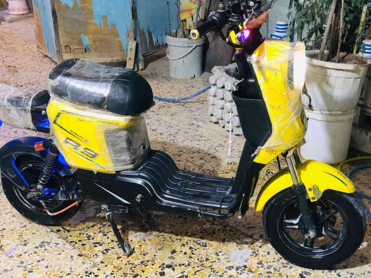 دراجه كهربائيه للربيع شغاله كل كهربائياتها مبدل بيها بطاريتين شحنها كلش حلو مكان الزبير     السعر  300 وبي مجال قليل  ***********
