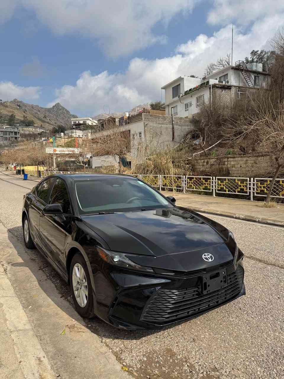 تويوتا كامري موديل 2025 مواصفات le ماشية ٥ الف مايل سبغ بولند جملاغ بدون دواخل ايرباك بدون تعديل بار بقسة حتا دعاميات بدون سبغ سيارة موجود عقرة معرس دبي 
سعر 218 مجال 
رقم تلفون *********** اكر, نينوى
