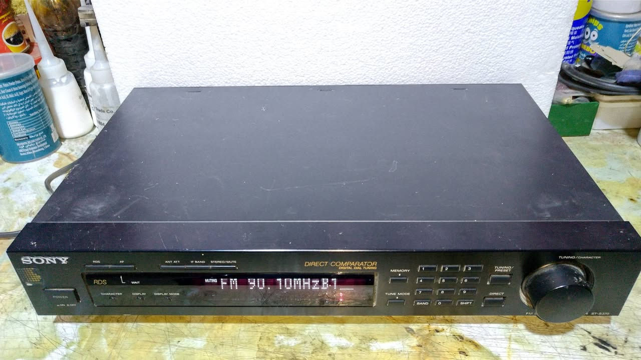 تحياتي للجميع...راديو سوني موديلST-s370 ثلاث موجاتAM..FM..LW..باحث يدوي واوتو وميزة تنغيم تون والاريل كلبس+ فيشة AF كهرباء/220 ڤولت
العرض//43 سم والعمق 26 سم
السعر///40 الف + 6 آلاف توصيل لجميع المحافظات
للتواصل///***********. واتساب اعمال وماسنجر
