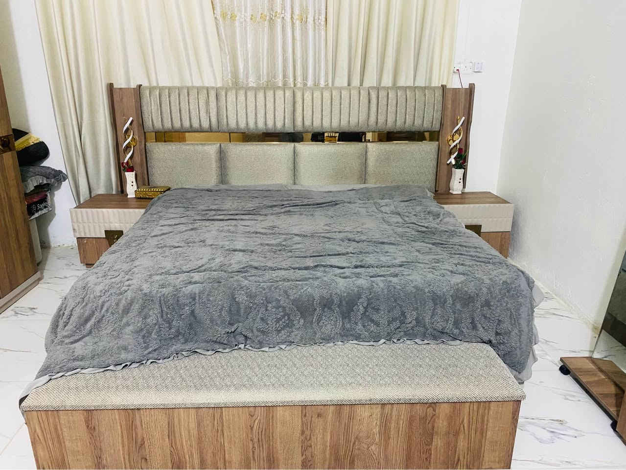 متاح غرفه نوع تركي مستخدمه شهرين درجه اولى عشر قطع  مع الشد مجانا      

*********** عمارة, ميسان
