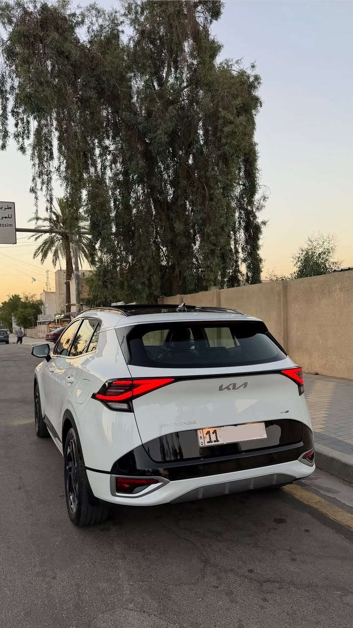 السلام عليكم 
كيا سبورتج 
جيتي لاين 2024
ماشيه 28,000km
كفاله من كلشي بيها رصعات ثنين على وضعهن 
بدون بارد بدون صبغ بدون تبديل
23,300$$ وبيها مجال بسيط 
بغداد 📍
***********
