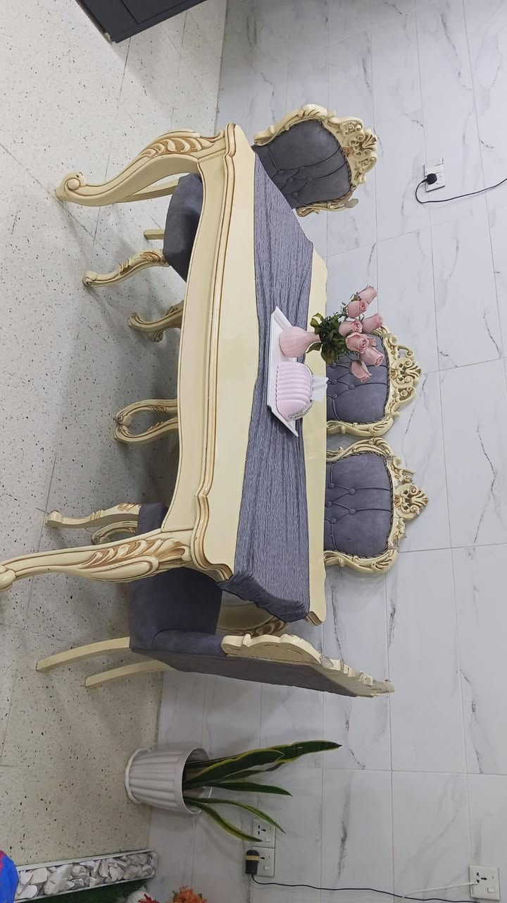 ميز طعام خشب زان
الطول 156×88
مع 6 كراسي مثل ماموضح بالصور 
السعر175


**إذا كنت صاحب هذا الإعلان وتريد حذفه لأي سبب، رجاءا أرسل رسالة إلى الدعم الفني**