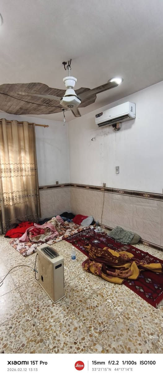 مرحبا للبيع بيت 75متر في الزراعي الخطيب واجهه 6 متر و70سنتمتر
النزال 11وشويه يحتوي على 3غرف  وصاله والخدمات الصحيه بيت  بي نواقص مثل ماموضح بالصور مكانه بشارع خوله باول فرعفرع على اليمنه فرع الاسواق يعني بس تطلع الفرع 20متر عنك شارع الضغط  
للاستفسار/ ***********
