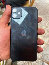 ايفون ١١ • مكفول • كارتونه وشاحن