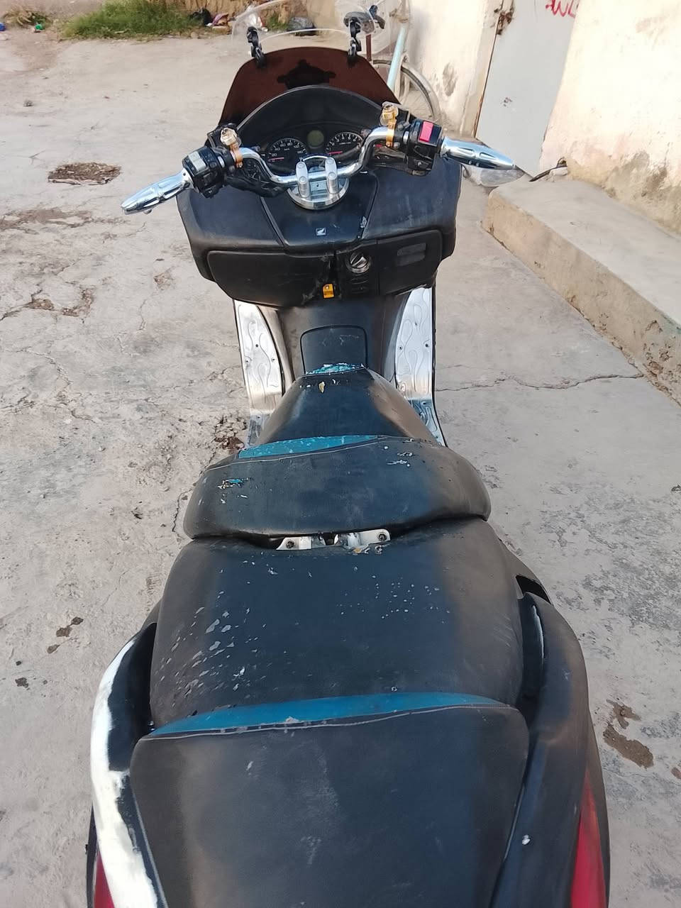 سلام عليكم فورزة للبيع مكينه مكفوله لا بخار ولا صرف بس كفرات البجم تعبانه السعر 400بيه مجال بصيط مكاني ديالى الغالبية ***********
