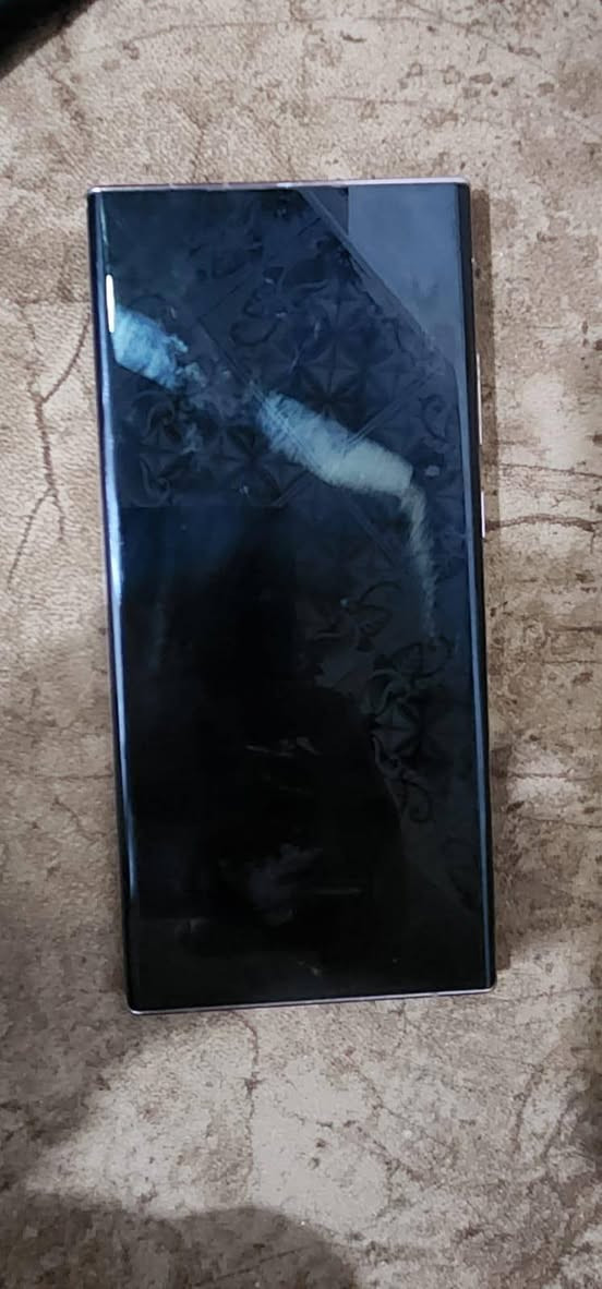 السلام عليكم نوت 20جهاز شرق أوسط شريحتين2
جهاز مكفول بدل بس ضهر اصلي  
ما مفتوح جهاز كمراته يخبل ونضيف 
بوبجي90فريم سعره325 وبي مجال فليل
مكاني ناصريه ***********
