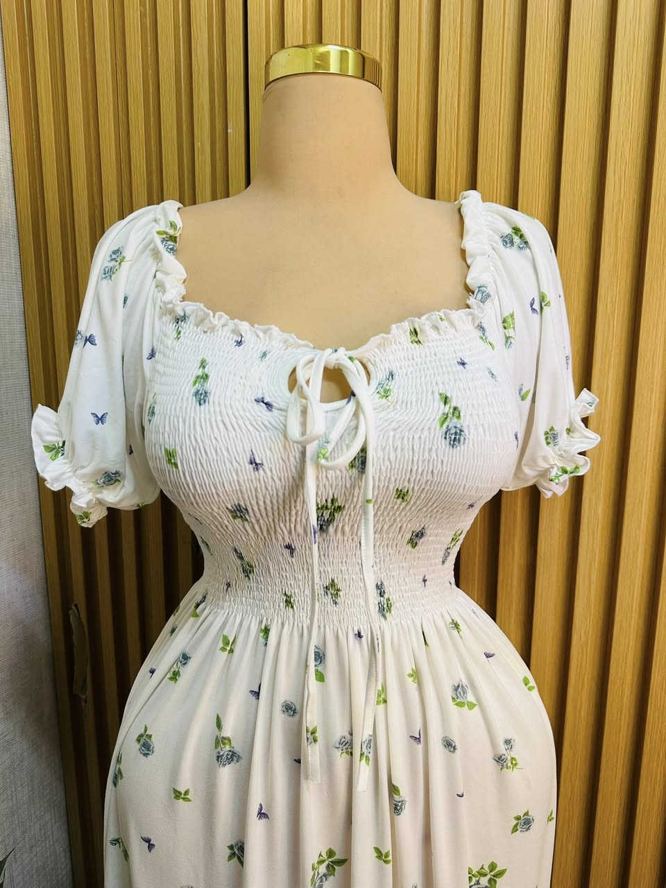 #فستان مال اميرات 🫣🫡
خامه فانيله زبده باردد 
قياس فري سايز يلبس من وزن 50 الى وزن85 

يجي لونين مورد يجنن 🥹❤️‍🔥

⤵️😌

للحجز والاستفسار يرجى مراسله الصفحه
رقم هاتف واتساب ***********
توصيل بسماية 1000
بغداد 5000
محافضات 6000
يوجد دفع عن طريق الماستر كارد ✅💵
