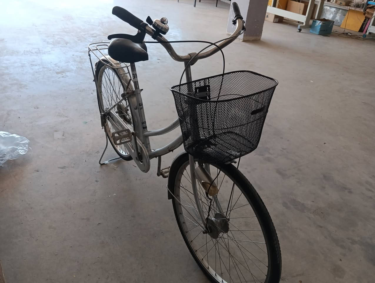 بايسكل  للبيع ياباني باله  ويل حساس شغال مابي نقص برغي نضيف السعر 100 مكاني كركوك حي البدر للاتصال ***********
