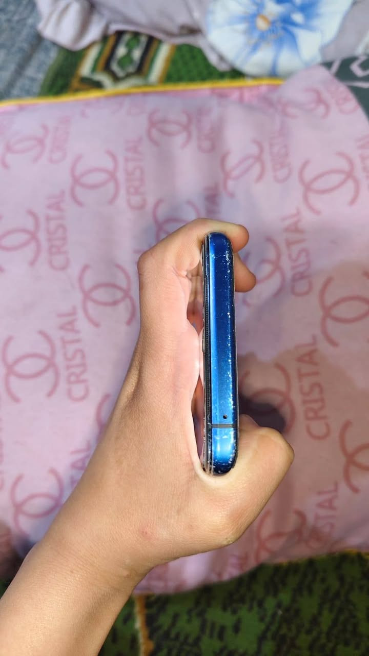 للبيع: هاتف Realme X2 Pro 
✔️ المواصفات:

المعالج: Snapdragon 855+ القوي للألعاب والتطبيقات الثقيلة

فقط الضهر مكسور و بدون ملحقات 

ذاكرة: [ 256GB]
الرام  12

اللون: [ازرق]
السعر 150 و بي مجال  
العنوان البصره القبله حي القائم
***********
