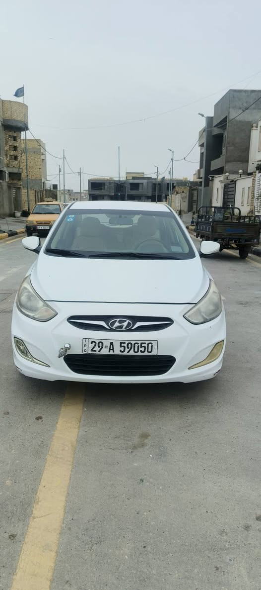 هونداي اكسنت البيع أو مراوس حسب القناعه
موديل 2015 السياره خير من الله كير محرك مكفولات 
سونارها موجود بل صور السيارة ما متعوبه السيارة نضيفه بمعنه الكلمه السيارة بسمي سنوية ال 2031 هزه جديده  السيارة بل كوت هاذا رقم*********** راعيها السيارة معروضه 82وبيها مجال

