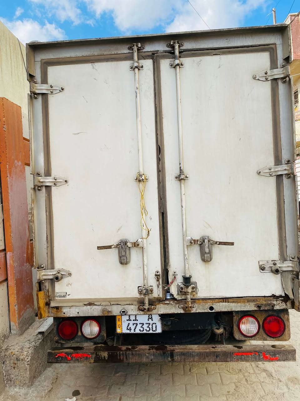 السياره نضيفه ما بيه نقوصات كير ومكينه 
جديدات رقم انكليزي
مديل السياره 2008
السعر 85وبيه مجال 
الرقم ***********
