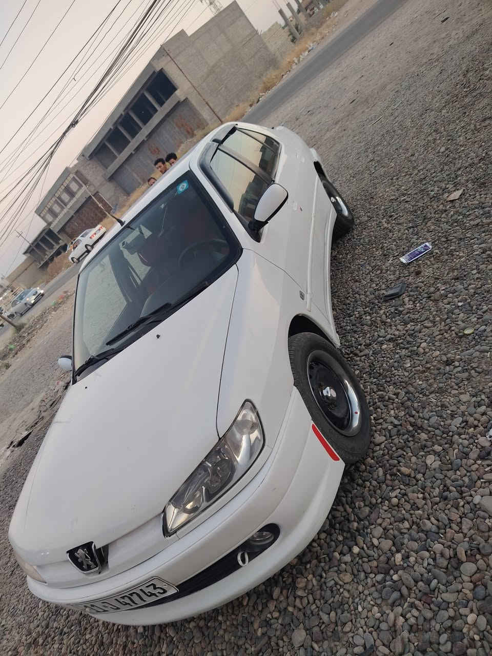 السلام عليكم مكلف بالنشر للبيع بيجو 306 رقم بغداد دولي سنويه  2028 شرط التحويل تبريد شغال محرك كير صدر تخم تاير جديد باتري جديد داخل حيل نضيف سياره جاهزه ماتصرف عليها ربع بيها جاملق وبنيد تبديل بلادي وجاملغ خلفي نصه  صبغ  بدون دواخل السعر 45 وبيها مجال مكان العلم اربيضه ***********         ***********
