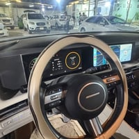 للبيع توسان 2025 لون ابيض  جديده مكفوله كشنات كهرباء تبريد جنطة كهرباء...
