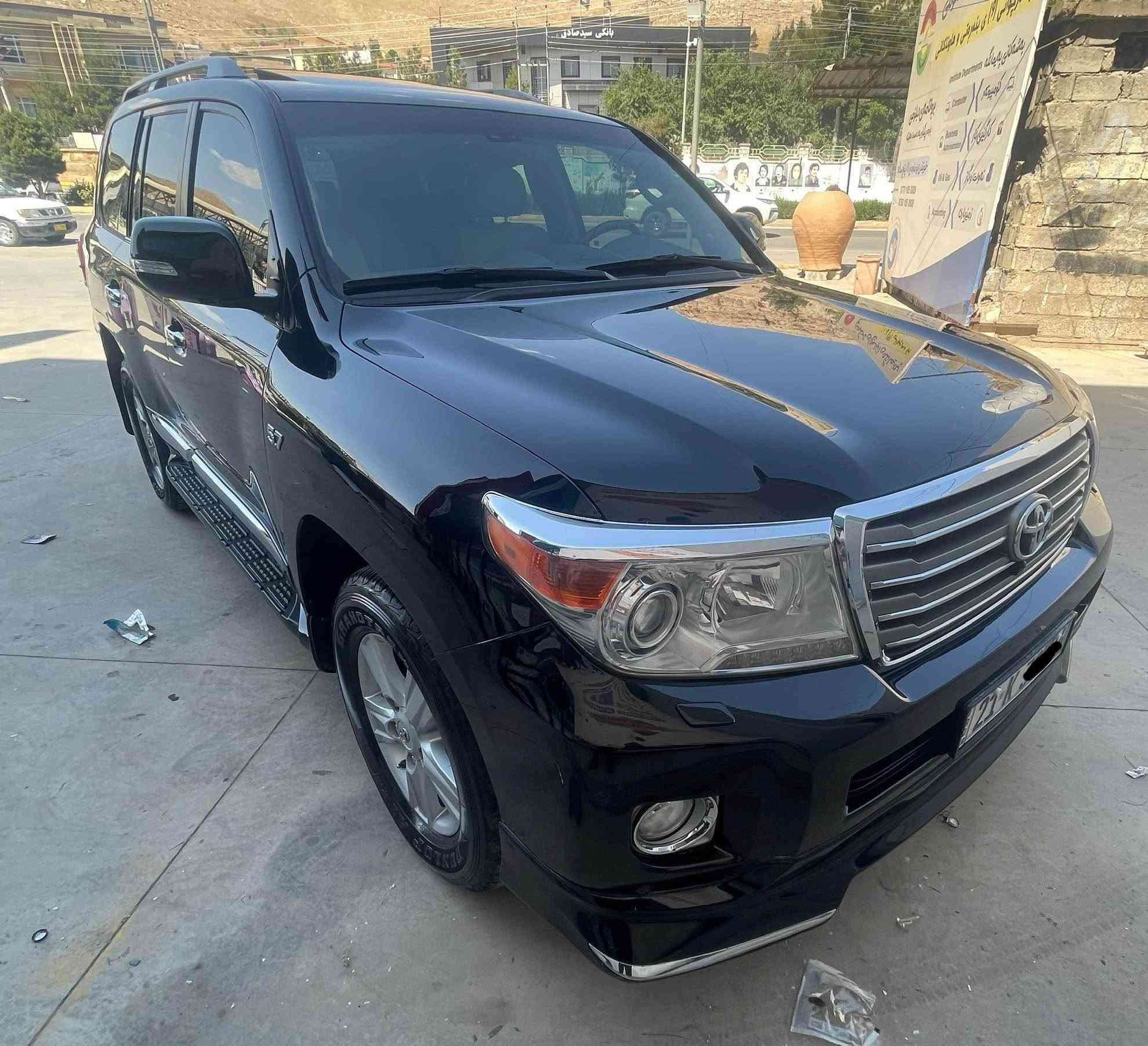 تويوتا لاندکرۆزەر
مواصفات:VXRفول
شركة :بريمي 1
مؤديل:2014
سلندر:V8
كيلؤمةتر268000
0750 1291559
*********** حلبجة, السليمانية
