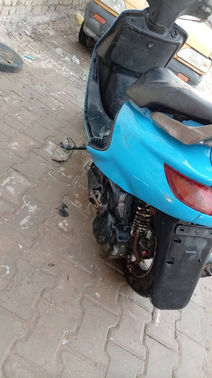سلام عليكم شباب دراجه للبيع فراشه نثيه مفتوحه تجفيت اصلي دراجه حلوه مكينه ناعمه دراجه سلف او هندر لايت علي اوناصي  تخم تاير جديد سعر 400 بيها مجال بصيط حك الجيه *********** بس واتساب
مكاني دوانيه مركز
