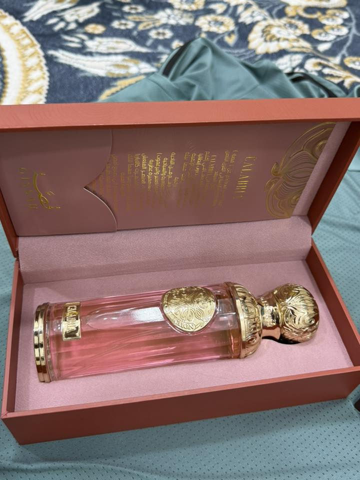 قصه الورد عطر اصلي إني جايبه من الكويت دك باركود وتفحص سعر ١٢٥الف *********** بصره
