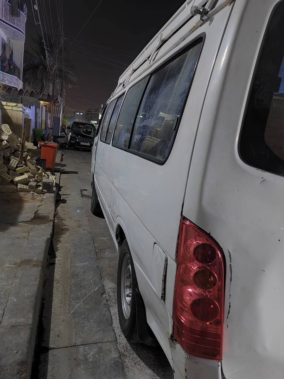 سلام عليكم جنبي حره موديل 14 بيهه الصفحه الطويله معمره والجنطه مضروبه فقط عليهه غرامات مليون ٣٠٠ غرامات عل مشتري اريدهه ٦٠ ورقه تحويل مباشر هاذه رقمي ودلل *********** للعلم ميكانيك من الطول للطول مكفول ومدوشمه الشياره
