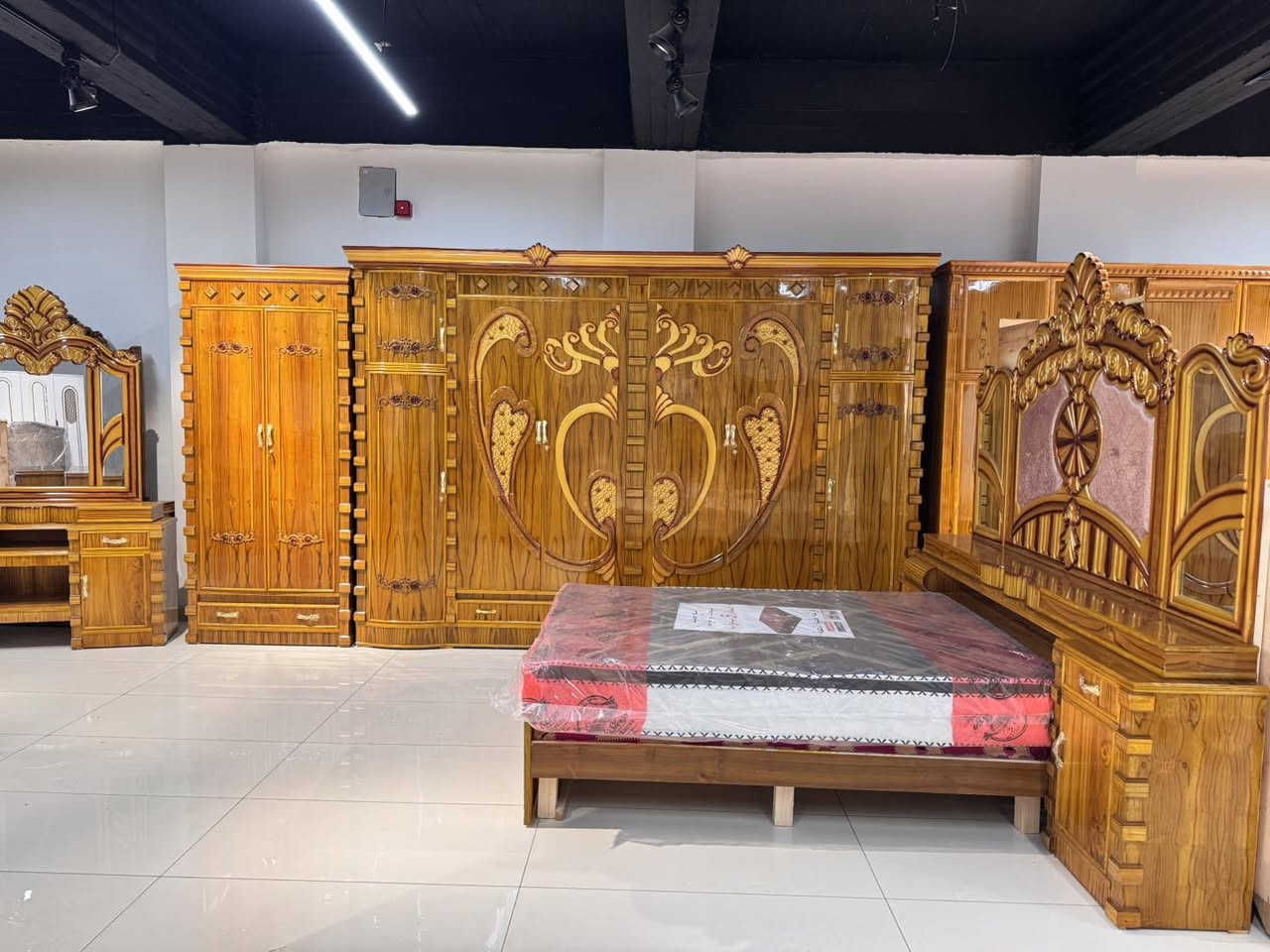 الان من #سيزر_مول 

غرفة نوم نجارة عراقية 🇮🇶

شغل متين وتصميم أنيق
تفصيل حسب الطلب وبجودة عالية

💰 السعر: 1,800,000 دينار فقط

للاستفسار مراسلة الصفحة او الاتصال 
على ***********_ ***********
