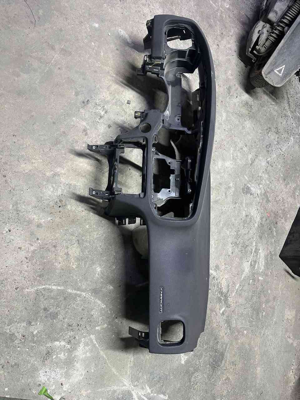 سلام عليكم عضمه دشبول جارجر مغلفه تغليف درجه أولى للبيع بسعر مناسب
***********
